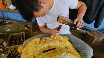 សិប្បកម្ម​ឆ្លាក់​គង​ដ៏​ពិសេស​នៅ Hue