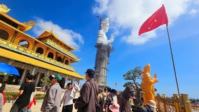 Besuchen Sie die höchste Buddhastatue Südostasiens