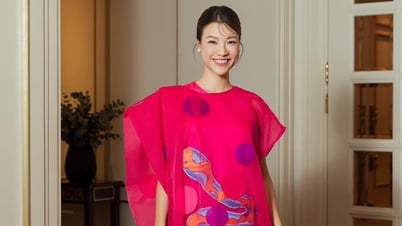 Đón tết Ất Tỵ, diện trang phục họa tiết rắn đẹp ấn tượng
