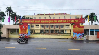 លេខាធិការ​ស្រុក​ចំនួន ១១ និង​អនុ​លេខា​ក្នុង​ខេត្ត Quang Nam បាន​ស្នើ​សុំ​ចូល​និវត្តន៍​មុន​កាល​កំណត់