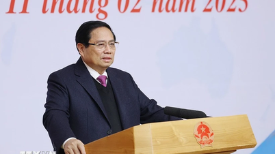 Thủ tướng: "Nước nổi thì bèo nổi," cùng với lợi nhuận, ngân hàng phải vì đất nước