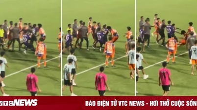 Junger Spieler aus Singapur wurde festgenommen, weil er seinen Gegner auf dem Spielfeld KO schlug