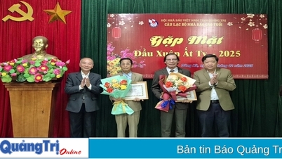 ក្លឹបអ្នកកាសែតជាន់ខ្ពស់ខេត្ត Quang Tri ជួបសំណេះសំណាលនៅដើមឆ្នាំម្សាញ់