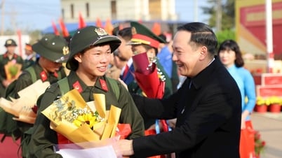 Phó Bí thư Tỉnh ủy Đắk Nông Hồ Xuân Trường dự Ngày hội tòng quân huyện...