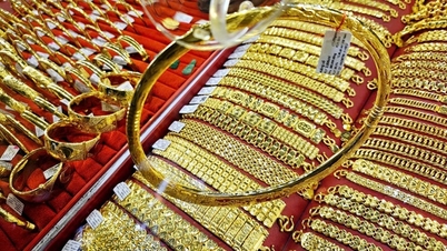 Giá vàng miếng SJC, vàng nhẫn lại giảm chóng mặt