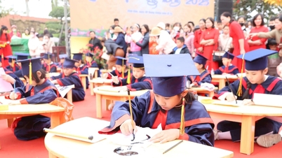 Rộn ràng khai bút đầu Xuân