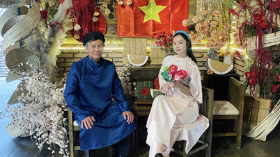 Girl does something special with her father for Tet after nearly 30 years: 'I wish my mother was still alive...'