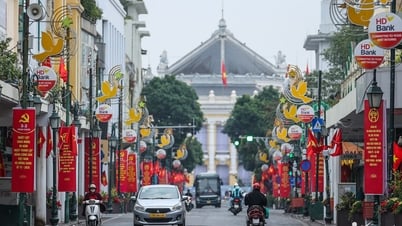 វិថីហាណូយភ្លឺស្វាងដើម្បីអបអរសាទរខួបលើកទី 95 នៃការបង្កើតបក្ស។