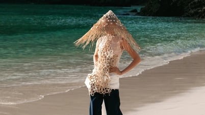 Nguyễn Hợp cùng dàn mẫu nhí diễn thời trang trên bờ biển Phuket