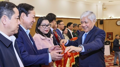 Chung sức, đồng lòng thực hiện thắng lợi mục tiêu phát triển đất nước