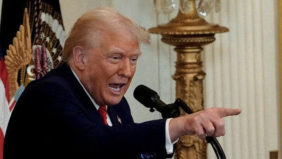 'Ông Trump rất thất vọng về ông Zelensky, muốn Ukraine thỏa thuận khoáng sản 500 tỉ USD'