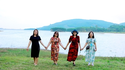 ទស្សនាទីក្រុង Binh Phu ដើម្បីទទួលបទពិសោធន៍ "ផ្កាលឿងនៅលើស្មៅបៃតង"