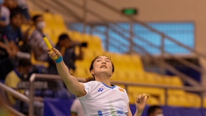 Vu Thi Trang derrotó a la cabeza de serie número 2 en el torneo internacional de bádminton de Singapur, Tien Minh estaba extremadamente feliz.