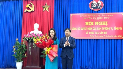 សមមិត្ត Pham Thi Thanh កាន់តំណែងជាលេខាគណៈកម្មាធិការបក្សស្រុក Hiep Duc។