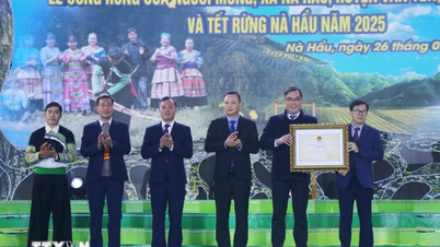 Ha Giang: el "festival de adoración al bosque" del pueblo Mong en Na Hau es patrimonio cultural inmaterial