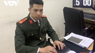 ឧទ្ទិស​ដោយ​ស្ងាត់ស្ងៀម​ដើម្បី​យុវជន​ដ៏​អស្ចារ្យ