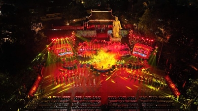 មហោស្រព Dong Da Mound លើកទីមួយបានបើកនៅពេលល្ងាច ភ្ញៀវទេសចរមកកម្សាន្តយ៉ាងអន្ទះសារ