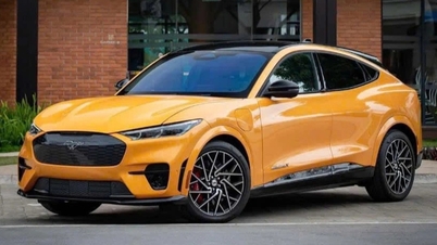 Постоянно снижая цену до 2 миллиардов, Ford Mustang Mach-E до сих пор не имеет владельца во Вьетнаме