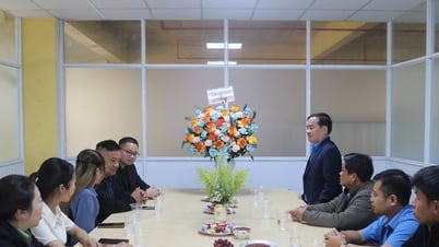 Quang Nam Provincial Labor Federation visits businesses at the beginning of the year