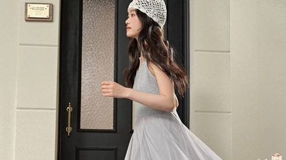 Shine bright on spring days with the gentle beauty of flared skirts