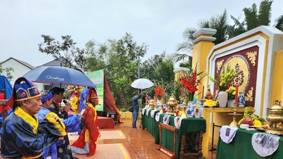 ពិធីបុណ្យ Cau Bong ដ៏អ៊ូអរ