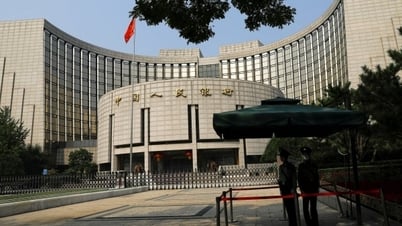 중국 중앙은행, 워싱턴에 대항해 베이징이 금융 도구를 사용하지 않을 것이라는 암시를 하며 깜짝 움직임을 보이다