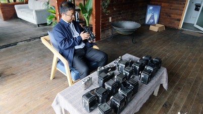 Man in Da Lat has been collecting antique cameras for over 10 years, ready to give them to those who like them