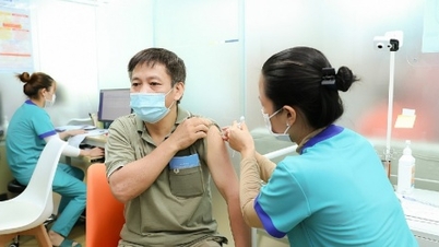 Phòng ngừa các biến chứng nguy hiểm của cúm mùa bằng vắc-xin