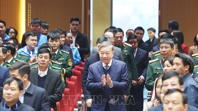 អគ្គលេខា To Lam ធ្វើការជាមួយគណៈកម្មាធិការប្រតិបត្តិបក្សខេត្ត Ha Giang