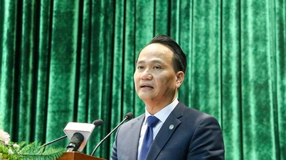 Phó Bí thư Thường trực Thành ủy Nguyễn Đình Vĩnh nhận thêm nhiệm vụ mới