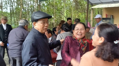 គណៈកម្មាធិការ​ទំនាក់ទំនង​តស៊ូ​ឃុំ​សឺនឡុង (ចាស់) បើក​កិច្ចប្រជុំ​ប្រពៃណី​ដើម្បី​អបអរសាទរ​ខួប​លើក​ទី​៦០​នៃ​ការ​រំដោះ​។