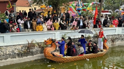 Thousands of tourists come to Lim festival in Spring At Ty