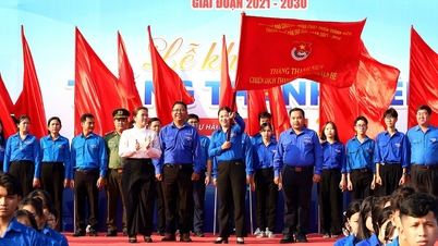 Thanh niên Cần Thơ làm Đường cờ Tổ quốc dài 50km