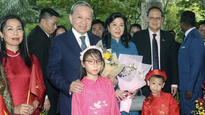 El Secretario General To Lam y su esposa inician una visita oficial a la República de Singapur