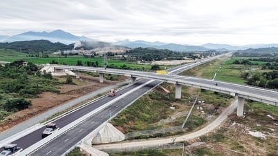 Deputy Prime Minister works with 3 provinces to remove obstacles for expressway projects