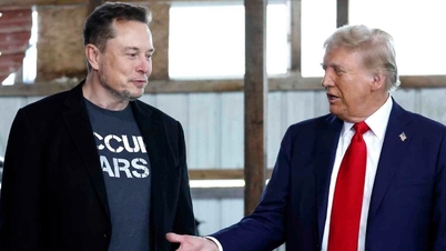 លោក Trump សន្យាថានឹងទិញរថយន្ត Tesla ដើម្បីគាំទ្រមហាសេដ្ឋី Musk ចំពេលមានរលកធ្វើពហិការ