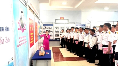 ពិព័រណ៍ “កងទ័ពជើងទឹកប្រជាជនវៀតណាមវីរជន - ៧០ឆ្នាំនៃដំណើរការពារសមុទ្រ”