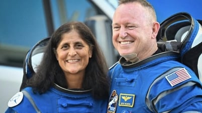 SpaceX hoãn nhiệm vụ giải cứu các phi hành gia ISS vào phút chót