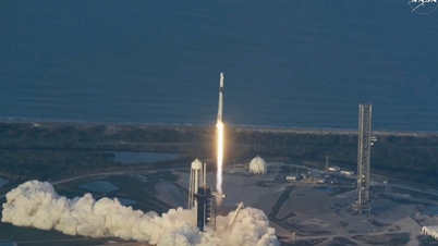 SpaceX launches ship to rescue astronauts trapped on ISS