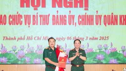 Major General Tran Vinh Ngoc holds the position of Political Commissar of Military Region 7.