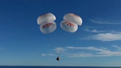 Two American astronauts return to Earth safely