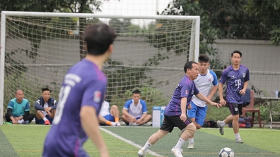 Đội bóng Đoàn Thanh niên Bộ Công Thương vào tứ kết Hội thao thanh niên