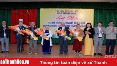 ជួបជាមួយជំនាន់អ្នកកាសែតនៃកាសែត Thanh Hoa