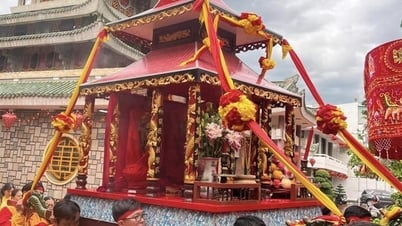 The festival of Lady Chua Xu of Sam Mountain is an intangible cultural heritage of humanity.