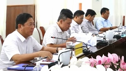 គណៈកម្មាធិការ​ប្រជាជន​ខេត្ត​បាន​បើក​កិច្ចប្រជុំ​វាយតម្លៃ​លើ​ការ​បញ្ចេញ​ទុន​វិនិយោគ​សាធារណៈ ដក​ការលំបាក និង​ឧបសគ្គ​សម្រាប់​គម្រោង។