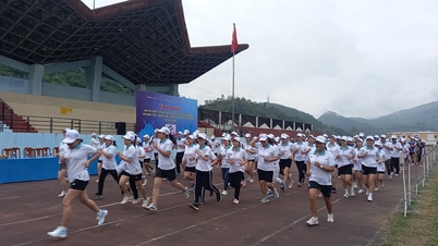 Gần 500 người hưởng ứng Ngày chạy Olympic vì sức khỏe toàn dân