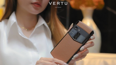 ស្មាតហ្វូន​ប្រណិត​របស់ Vertu ឡើង​កម្តៅ​ម្ដង​ទៀត​ក្នុង​ប្រទេស​វៀតណាម