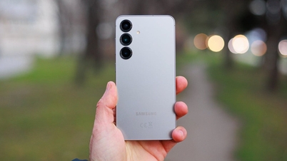 Smartphone tầm trung của Samsung làm 'lu mờ' Galaxy S25 và S24