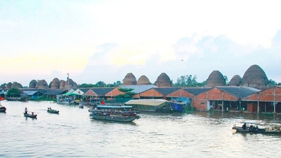 Tổ chức lại không gian phát triển du lịch: Kỳ cuối: Xây dựng dòng sản phẩm di sản văn hóa, làng nghề