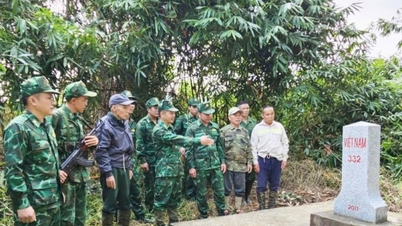 Thanh Hoa Border Guard: "3 stick, 4 together" with the people